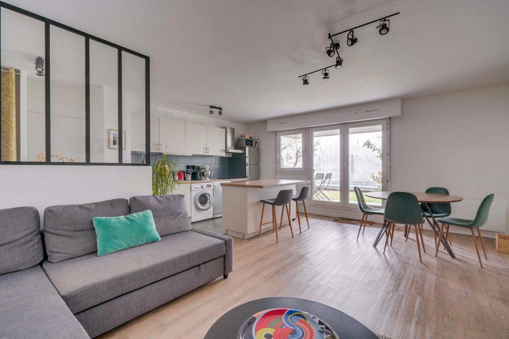 Pleasant Flat In Bordeaux With Terrace And Parking Leilighet Eksteriør bilde