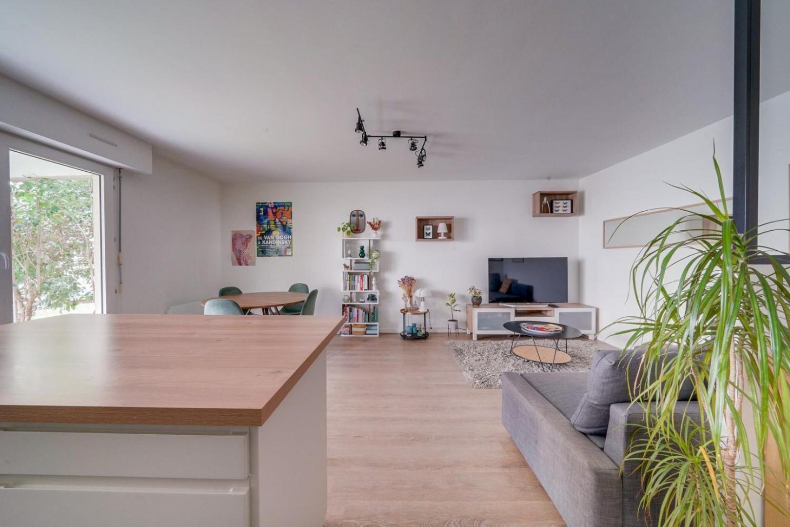Pleasant Flat In Bordeaux With Terrace And Parking Leilighet Eksteriør bilde