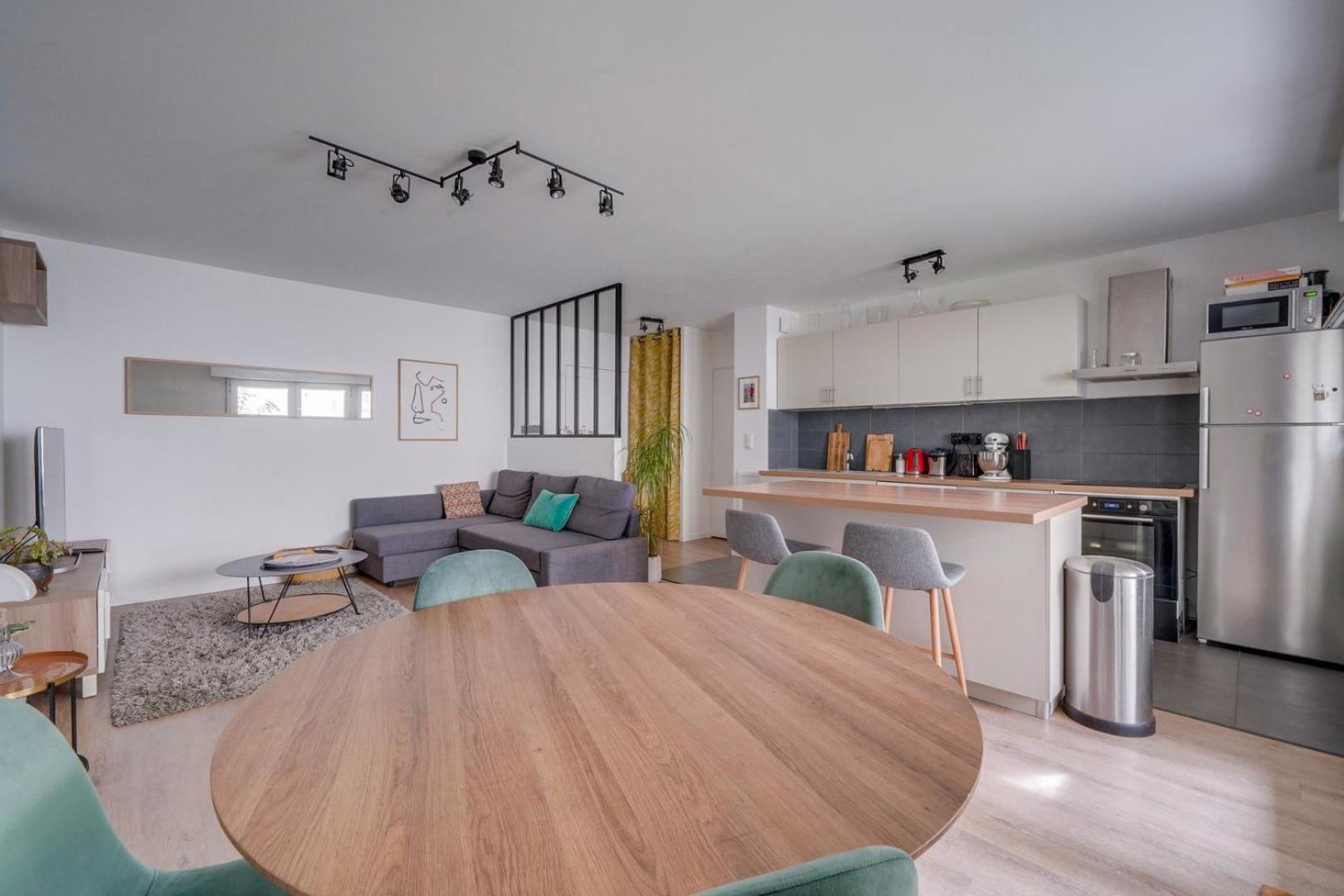 Pleasant Flat In Bordeaux With Terrace And Parking Leilighet Eksteriør bilde